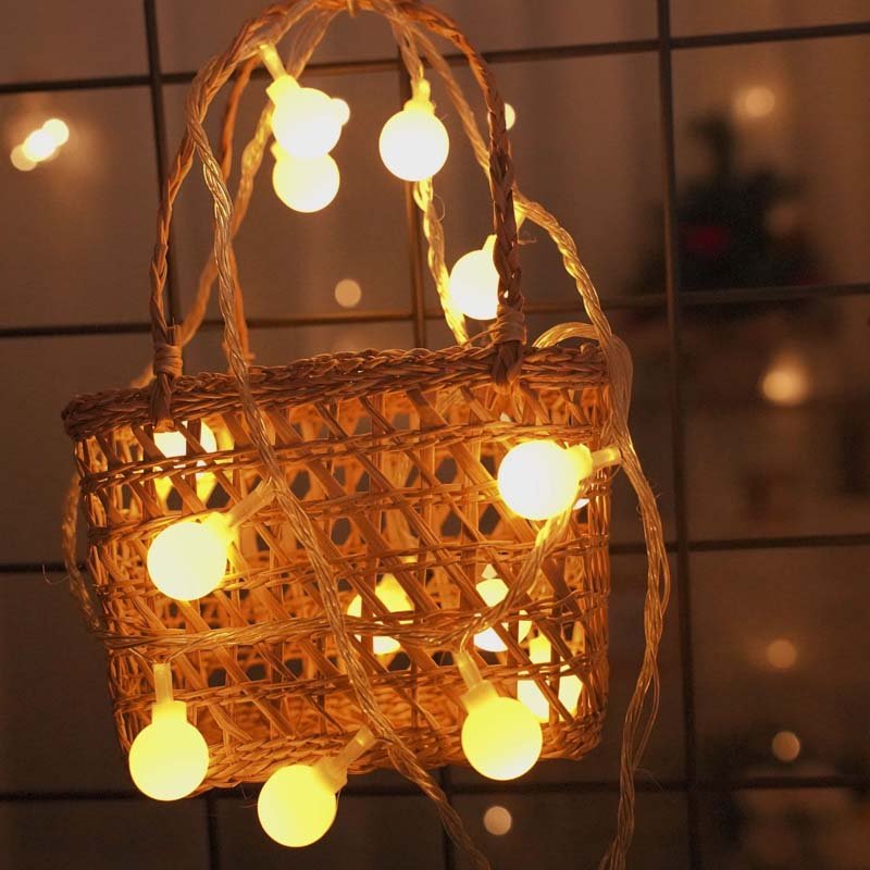 Ball string lights