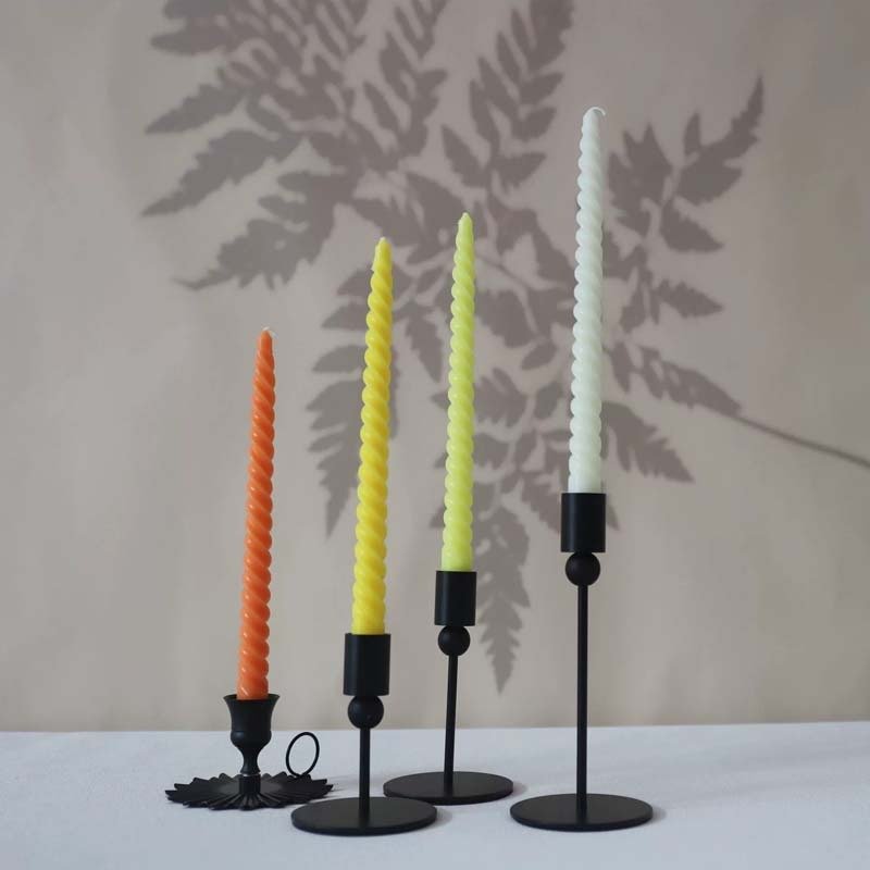 Spiral handle candle